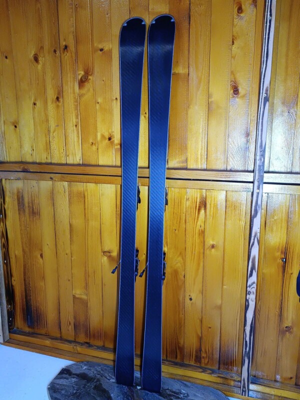 LYŽE XO SWISS SKI V12 L BLACK 172CM